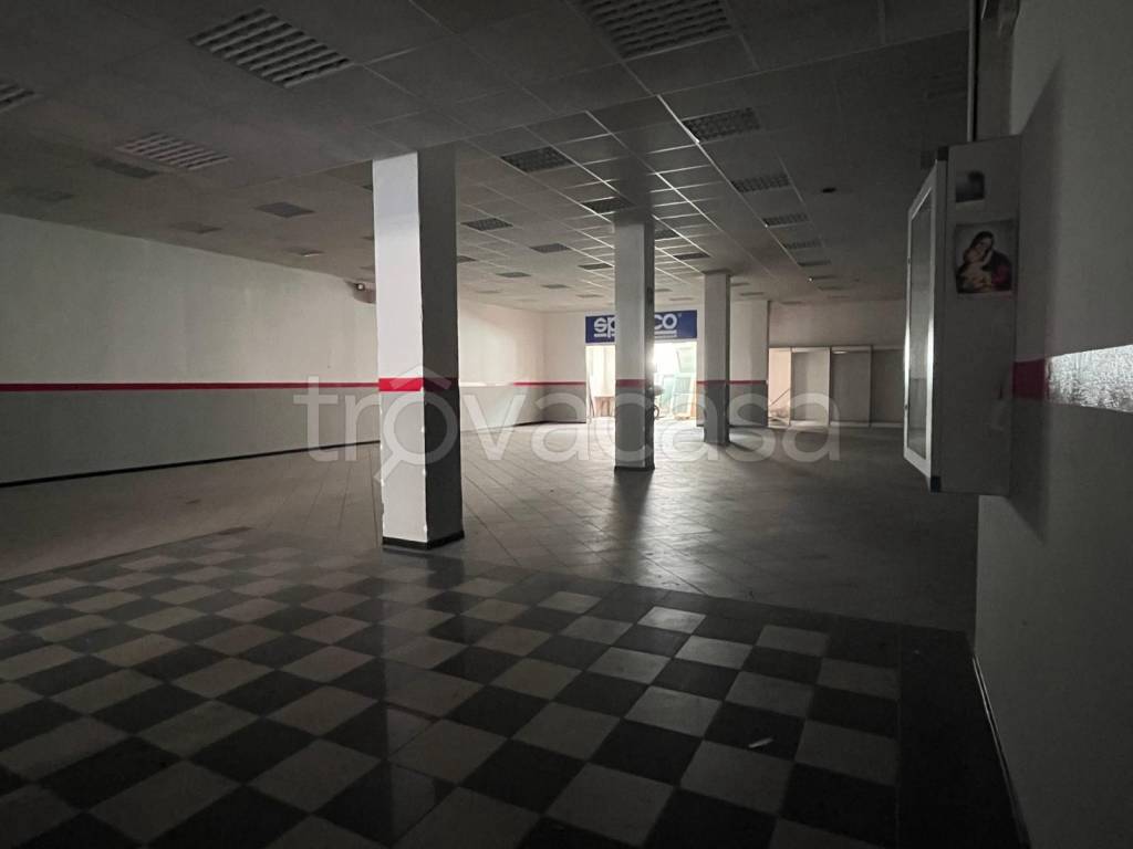 negozio in affitto ad Ascoli Piceno in zona Centro Storico