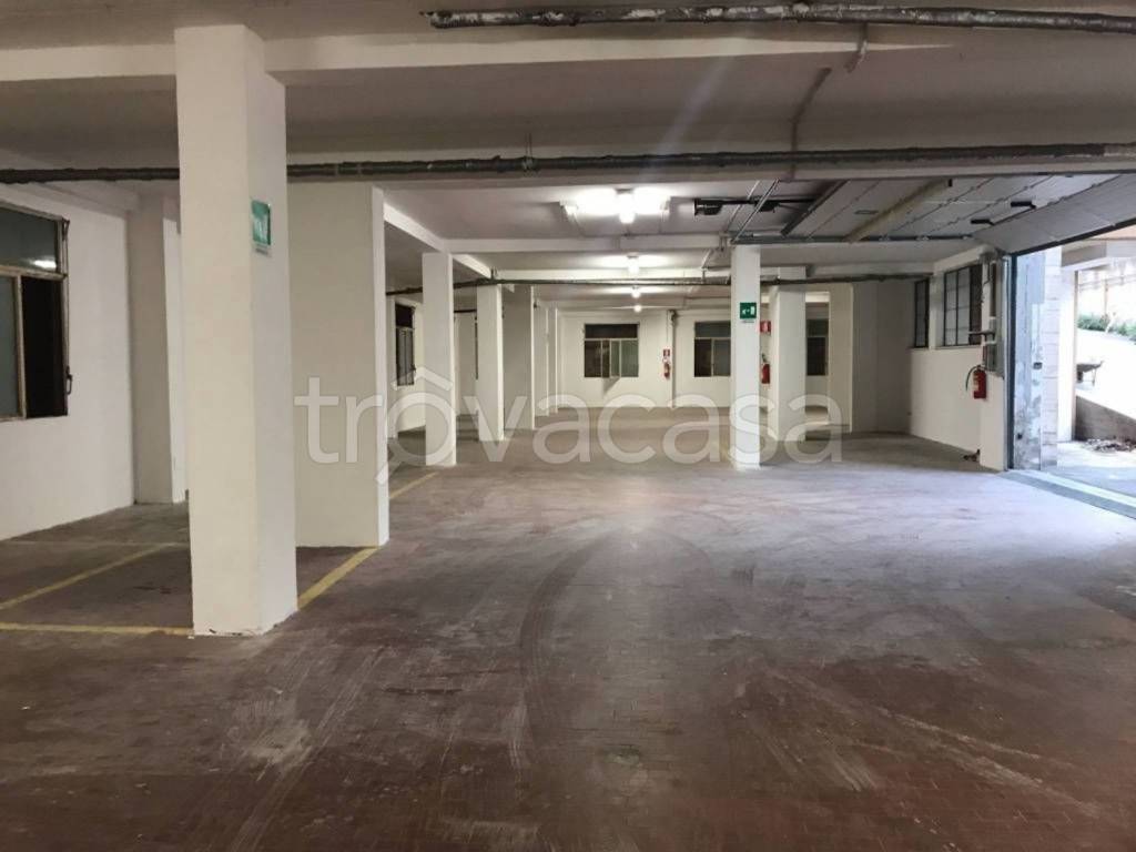 negozio in affitto ad Ascoli Piceno in zona Centro Storico