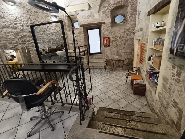 locale commerciale in affitto ad Ascoli Piceno in zona Centro Storico