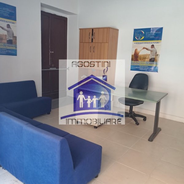 negozio in affitto ad Ascoli Piceno in zona Centro Storico