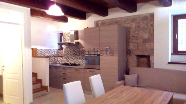 casa indipendente in affitto ad Ascoli Piceno in zona Piazzarola