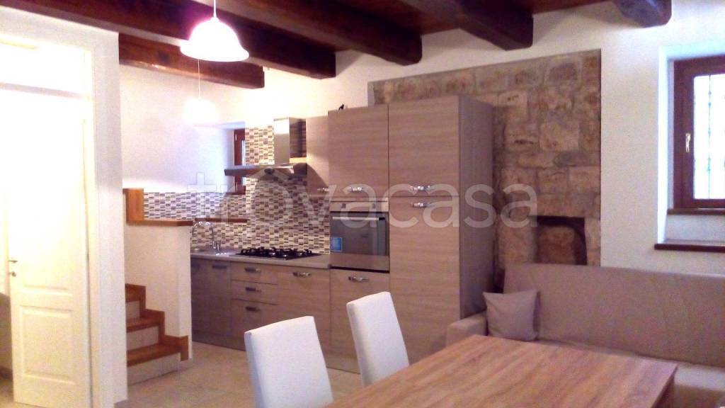 casa indipendente in affitto ad Ascoli Piceno in zona Piazzarola