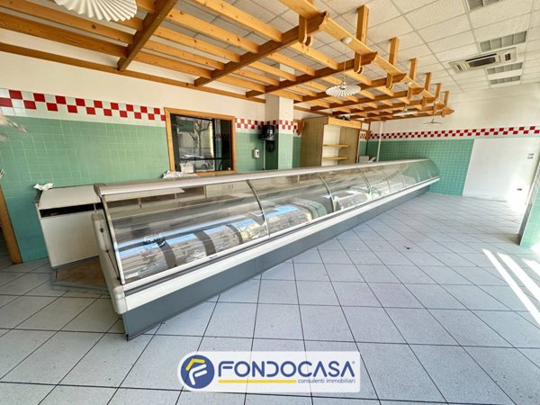 locale commerciale in affitto ad Ascoli Piceno in zona Porta Maggiore