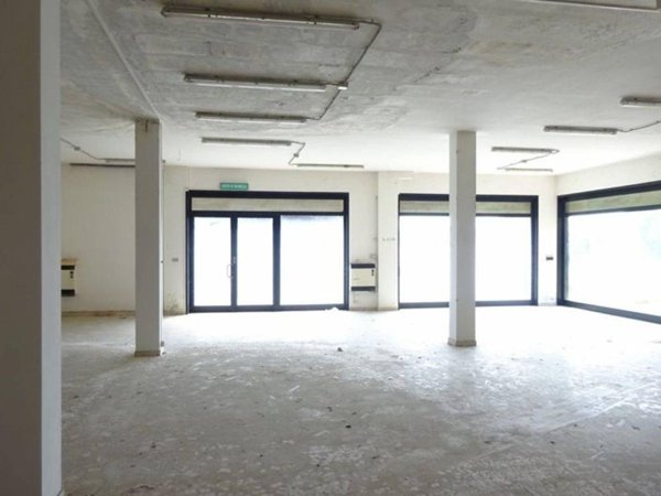 negozio in affitto a Colli del Tronto in zona Villa San Giuseppe