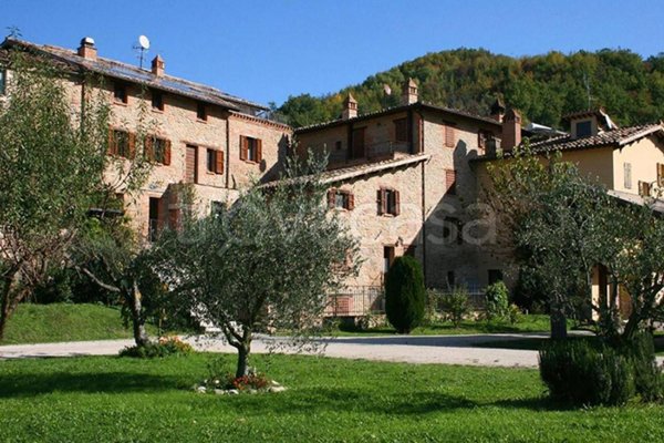 negozio in affitto a Comunanza in zona Illice