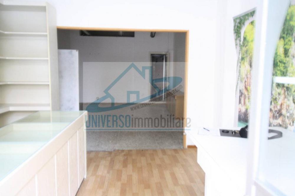 locale commerciale in affitto a Grottammare