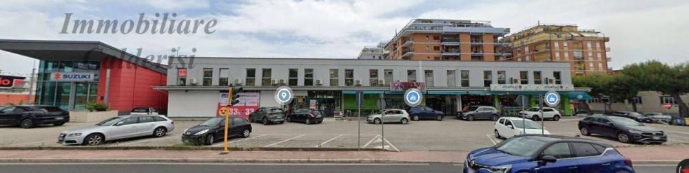 locale commerciale in affitto a Grottammare