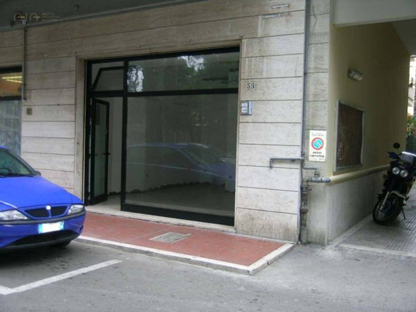 locale commerciale in affitto a Grottammare