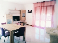 casa indipendente in affitto a Grottammare