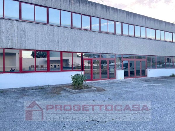locale commerciale in affitto a Grottammare
