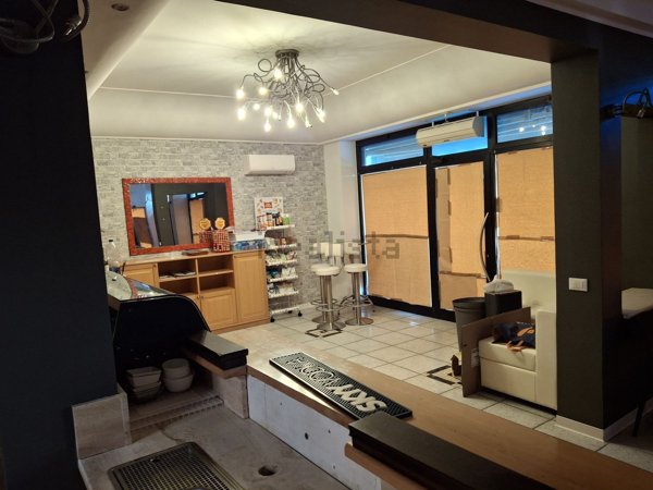 locale commerciale in affitto a Grottammare