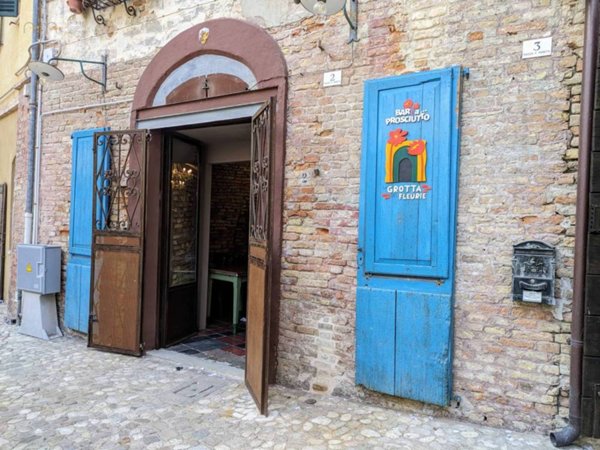 locale commerciale in affitto a Grottammare