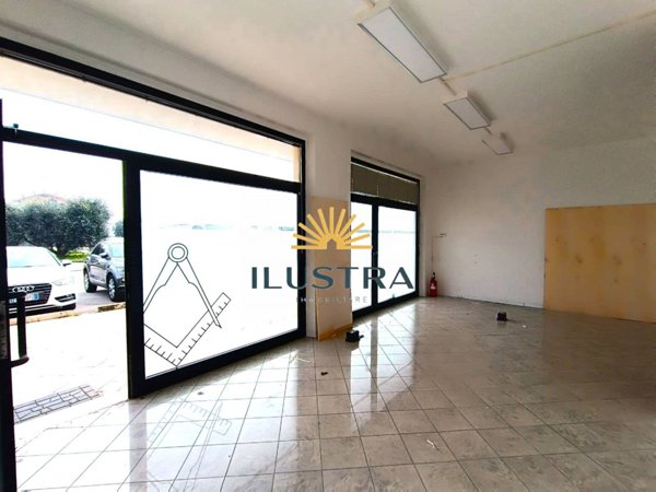 locale commerciale in affitto a Grottammare