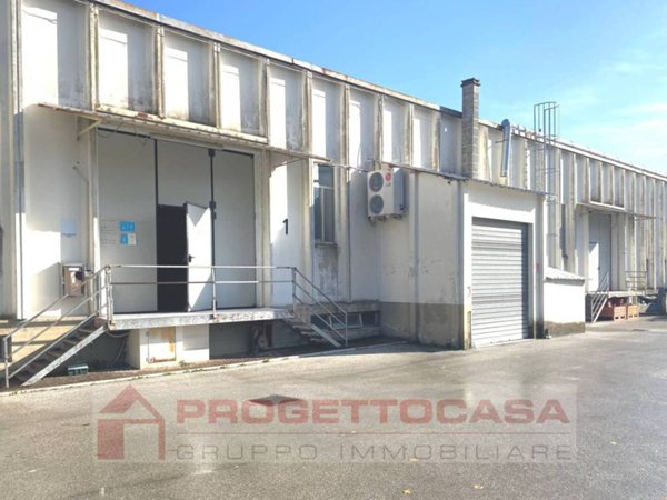 locale commerciale in affitto a Grottammare