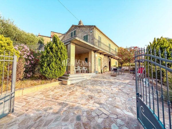 casa indipendente in affitto a Monsampolo del Tronto