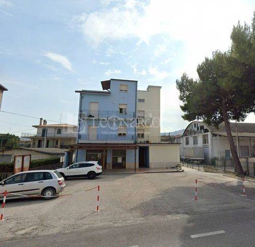 negozio in affitto a Monteprandone in zona Centobuchi