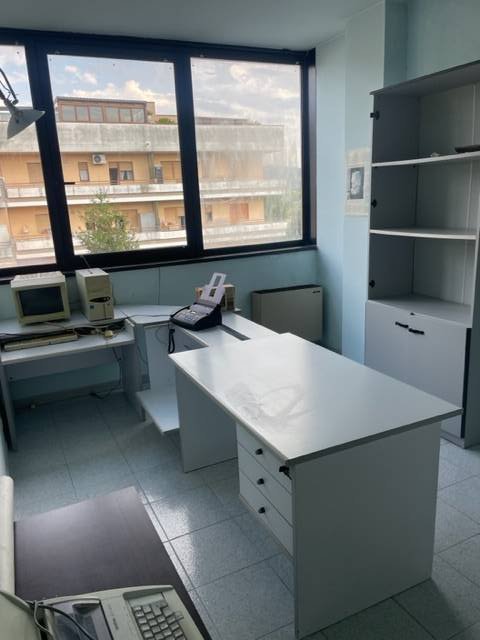 ufficio in affitto a Monteprandone in zona Centobuchi