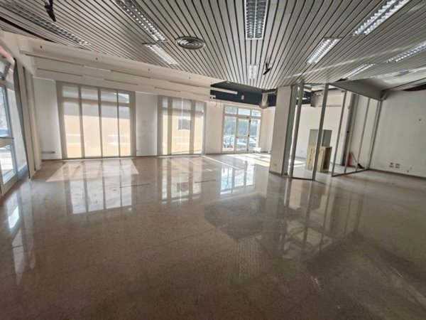 negozio in affitto a Monteprandone in zona Centobuchi