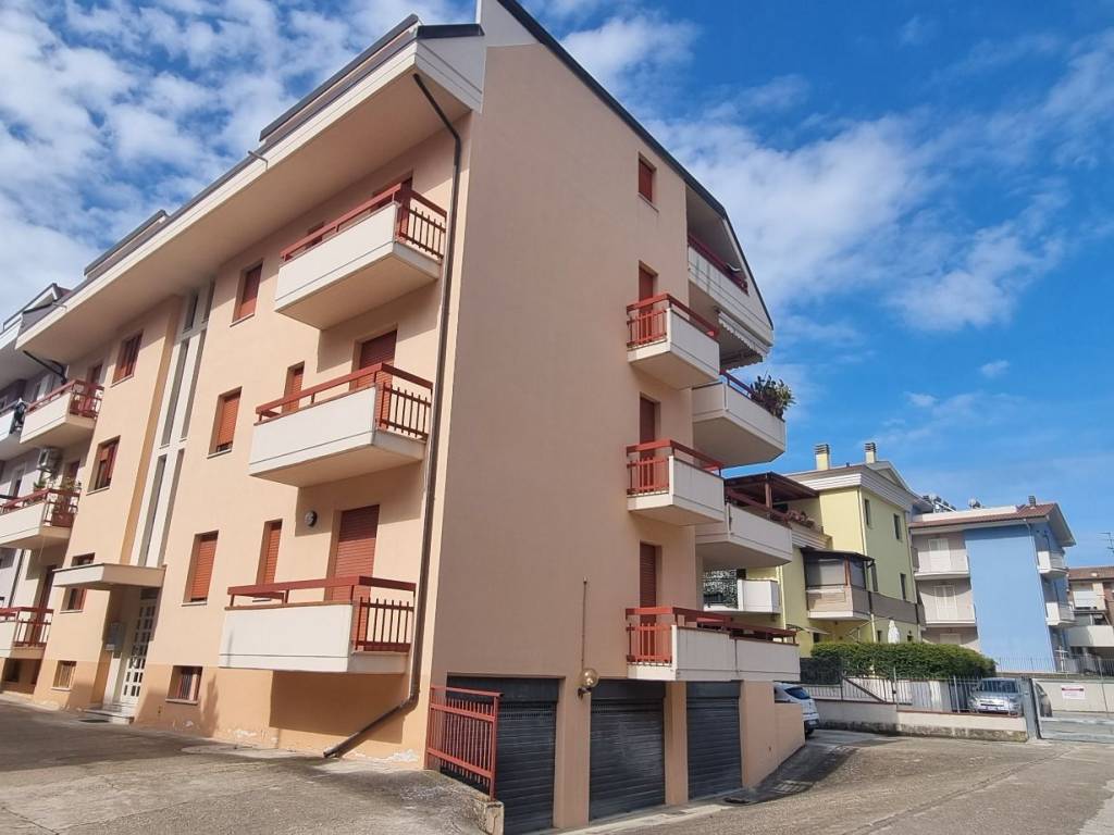 appartamento in affitto a Monteprandone in zona Centobuchi