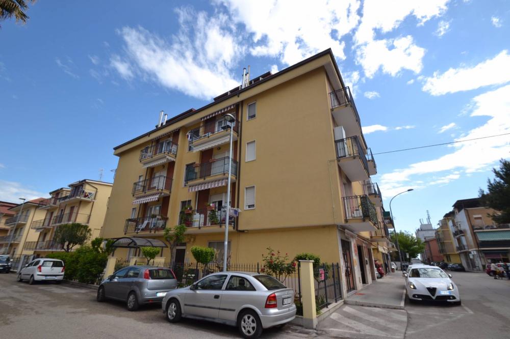 appartamento in affitto a San Benedetto del Tronto in zona Sentina
