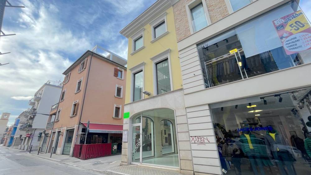 locale commerciale in affitto a San Benedetto del Tronto