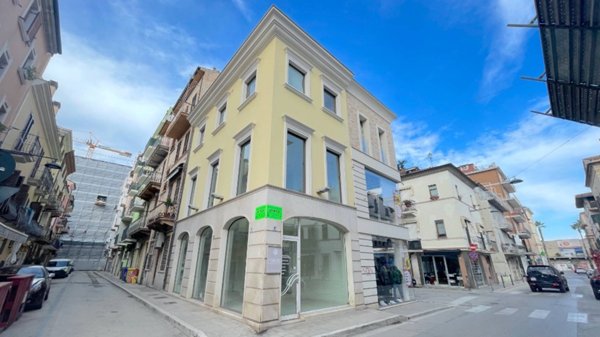 locale commerciale in affitto a San Benedetto del Tronto