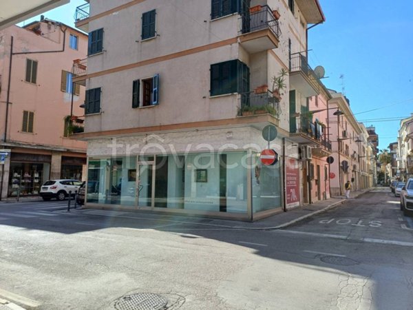 negozio in affitto a San Benedetto del Tronto