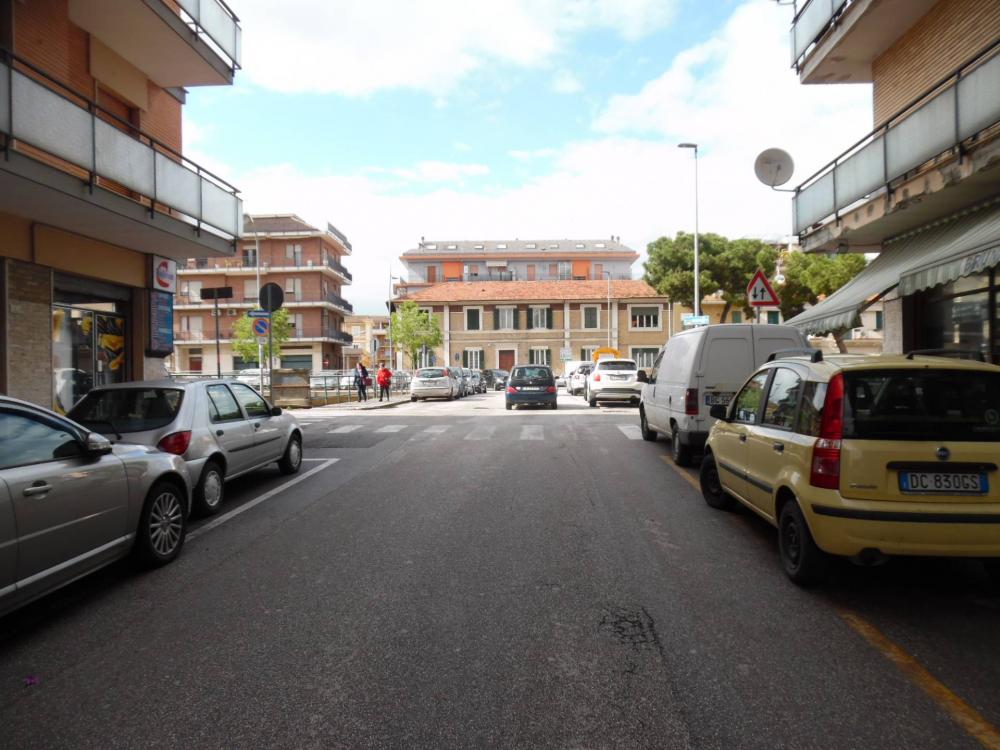 locale commerciale in affitto a San Benedetto del Tronto