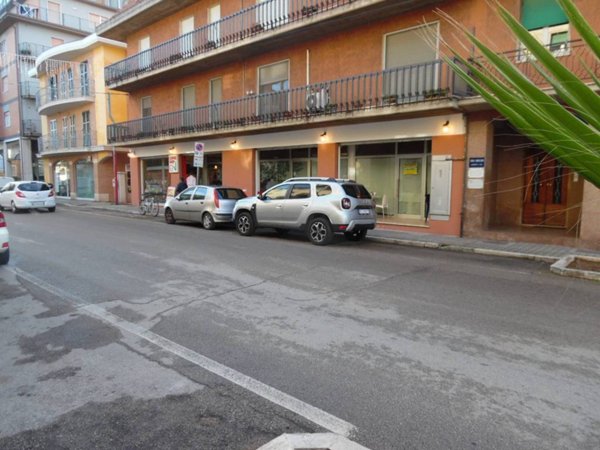 negozio in affitto a San Benedetto del Tronto