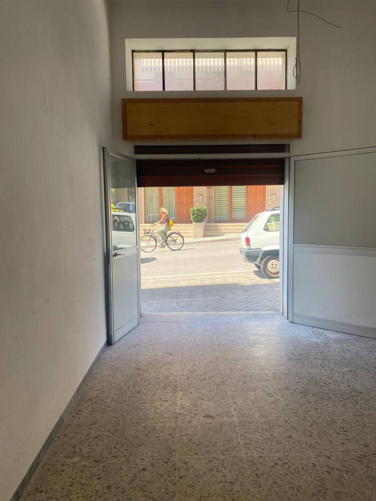 locale di sgombero in affitto a San Benedetto del Tronto