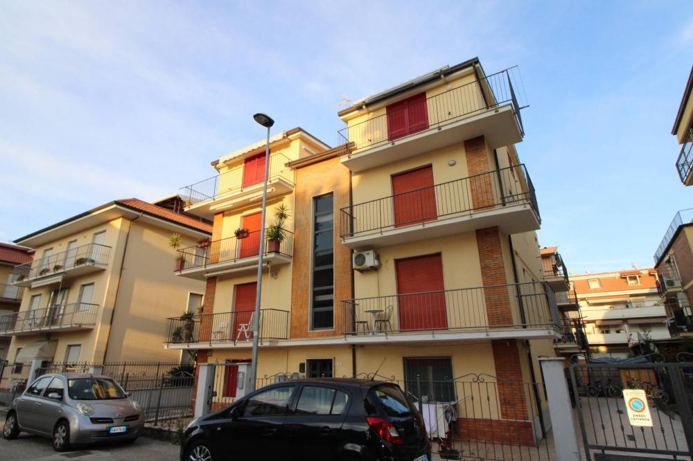 appartamento in affitto a San Benedetto del Tronto in zona Sentina