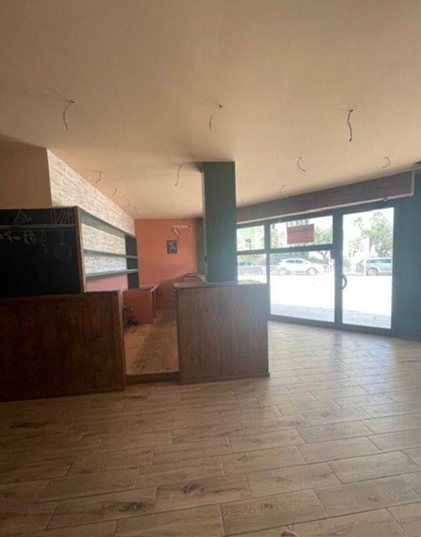 locale commerciale in affitto a San Benedetto del Tronto in zona Sentina