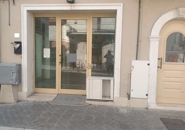 locale commerciale in affitto a San Benedetto del Tronto
