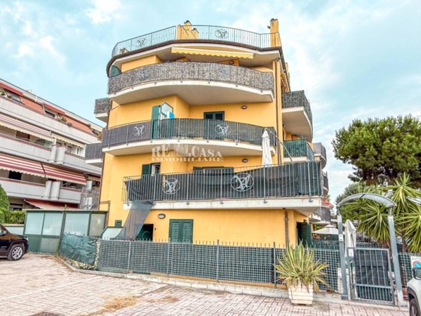 appartamento in affitto a San Benedetto del Tronto in zona Sentina