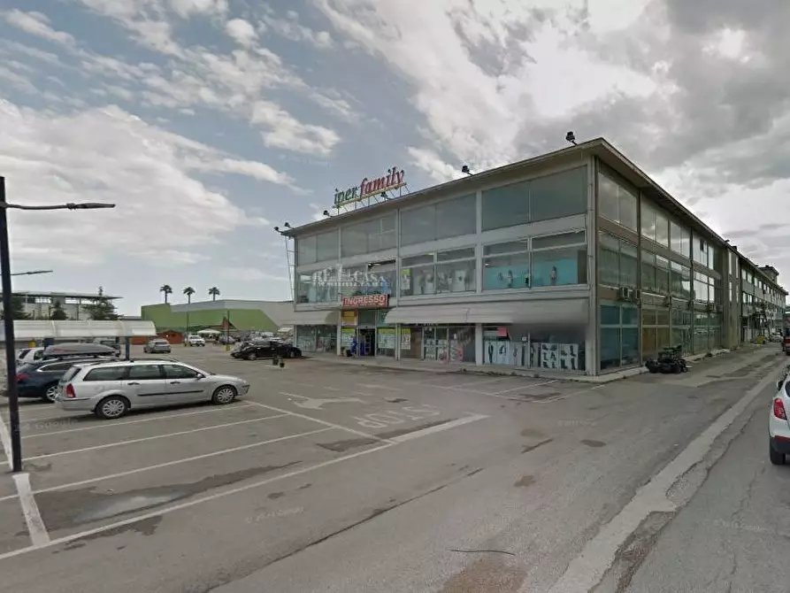 locale commerciale in affitto a San Benedetto del Tronto