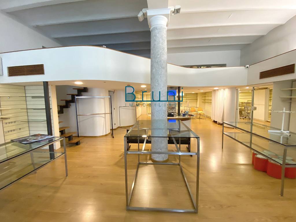 locale commerciale in affitto a San Benedetto del Tronto