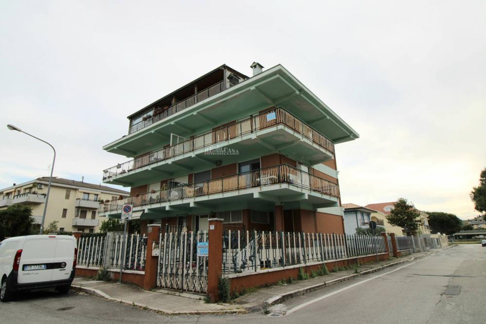 appartamento in affitto a San Benedetto del Tronto in zona Sentina
