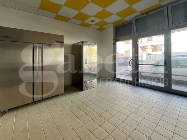 locale di sgombero in affitto a San Benedetto del Tronto