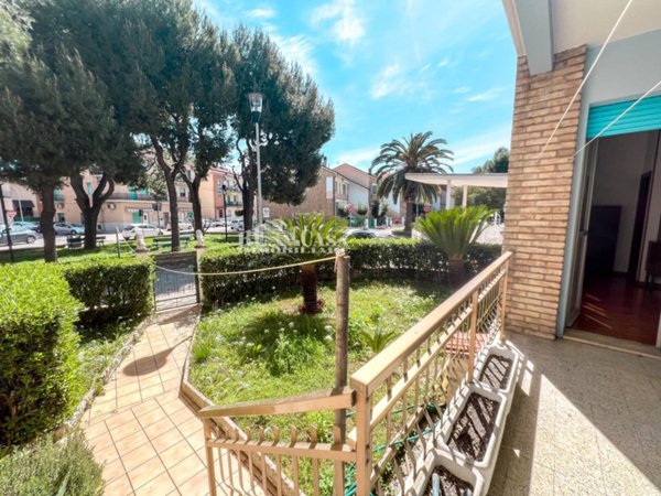 appartamento in affitto a San Benedetto del Tronto in zona Sentina