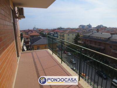 appartamento in affitto a San Benedetto del Tronto in zona Sentina