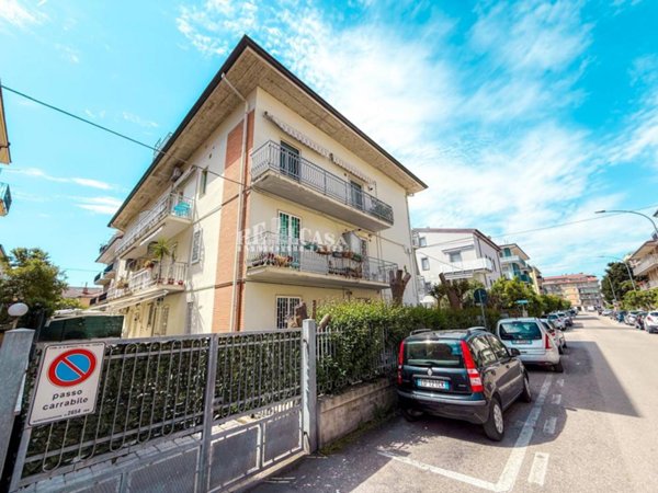 appartamento in affitto a San Benedetto del Tronto in zona Sentina