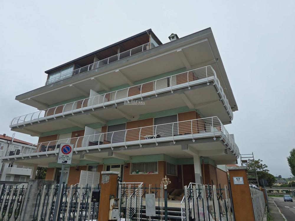 appartamento in affitto a San Benedetto del Tronto in zona Sentina