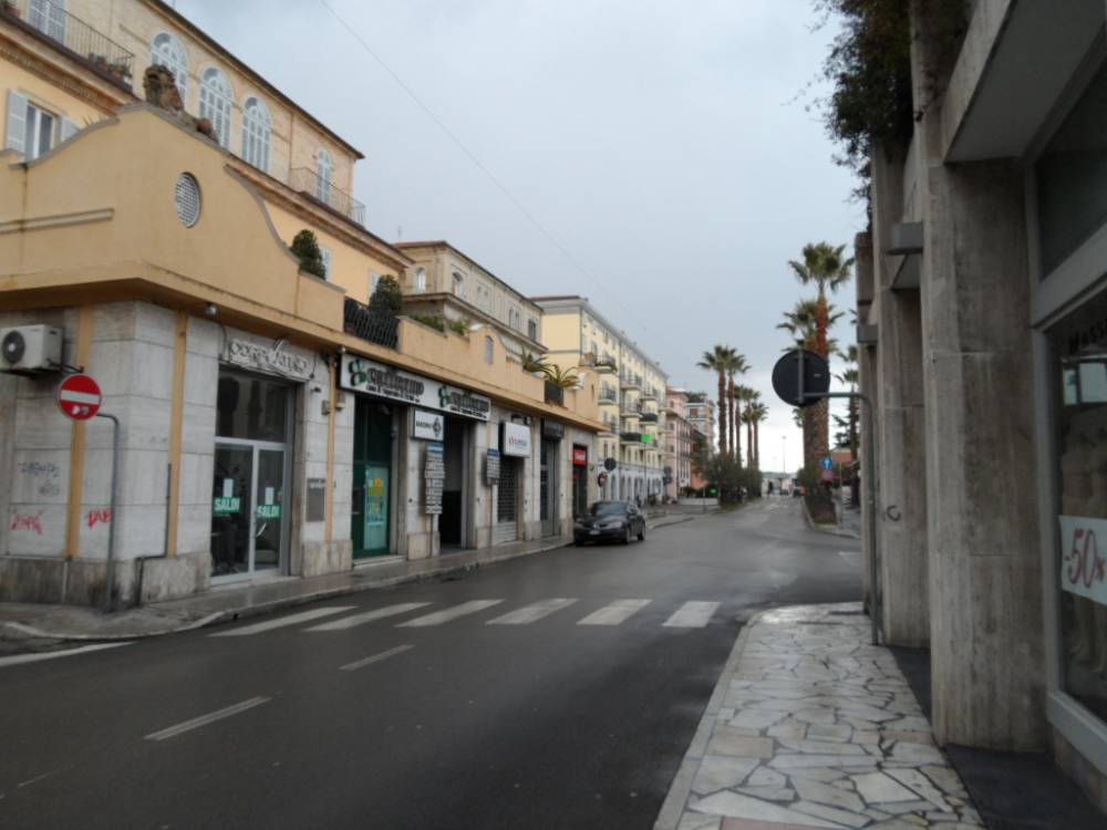 locale commerciale in affitto a San Benedetto del Tronto