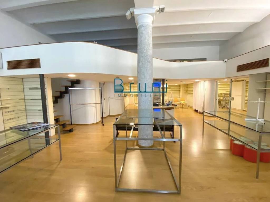 negozio in affitto a San Benedetto del Tronto