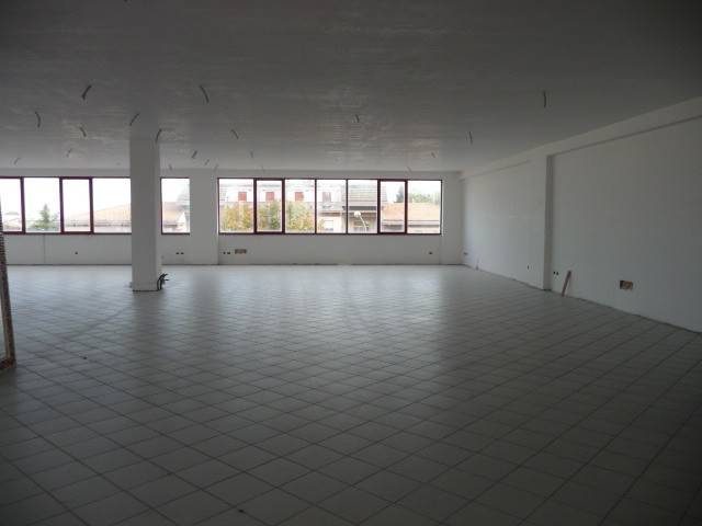 negozio in affitto a San Benedetto del Tronto