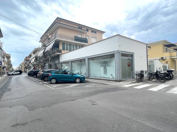 locale di sgombero in affitto a San Benedetto del Tronto