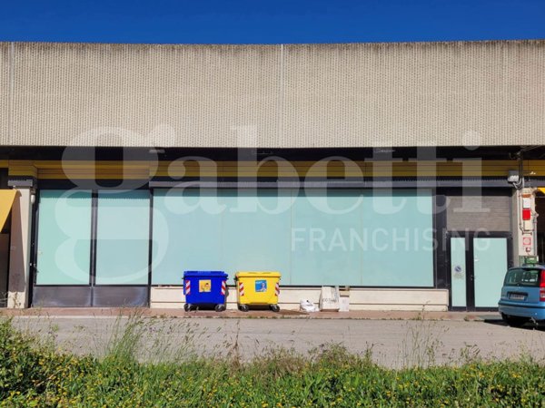 locale di sgombero in affitto a San Benedetto del Tronto
