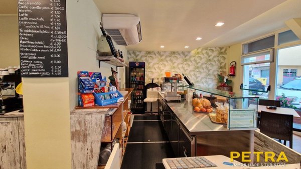 negozio in affitto a San Benedetto del Tronto in zona Sentina