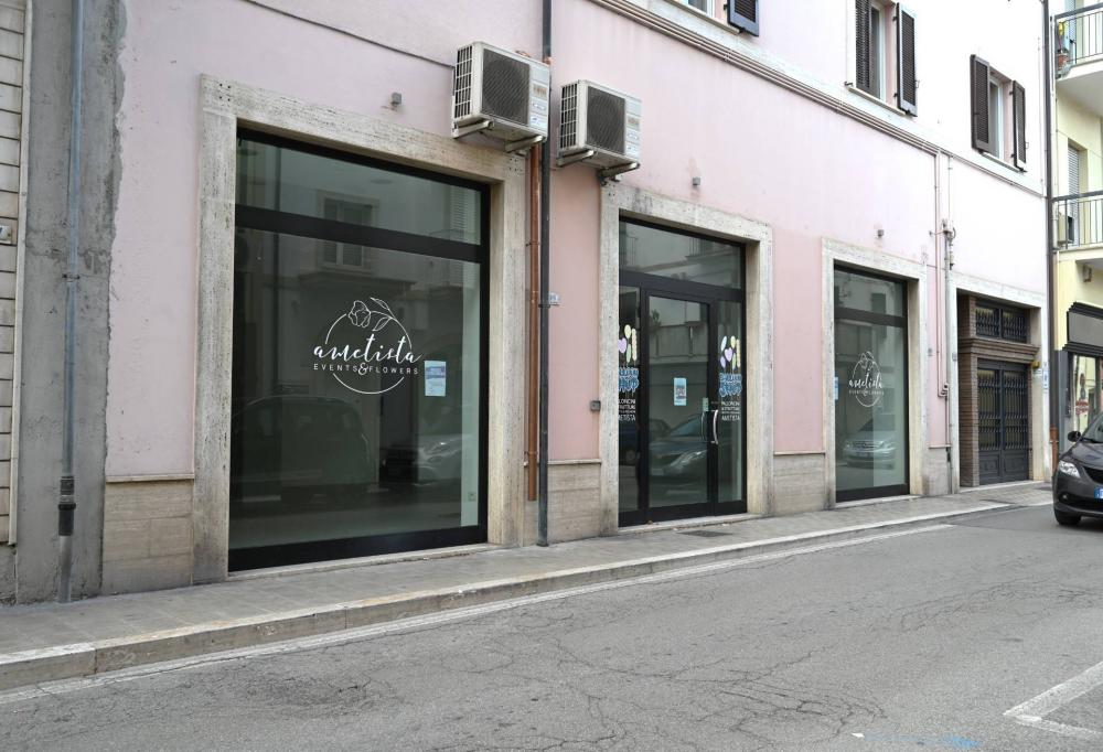 locale commerciale in affitto a San Benedetto del Tronto