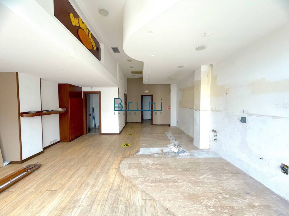 locale commerciale in affitto a San Benedetto del Tronto